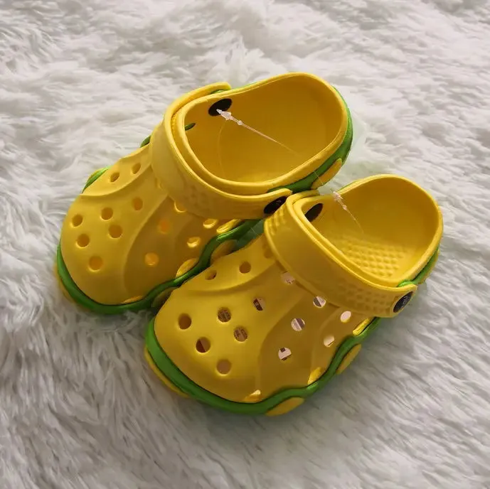 أحذية قباقيب للأطفال أحذية بلاستيكية برسوم كرتون أحذية حدائق للأطفال - Children's clogs, cartoon plastic shoes, children's garden shoes