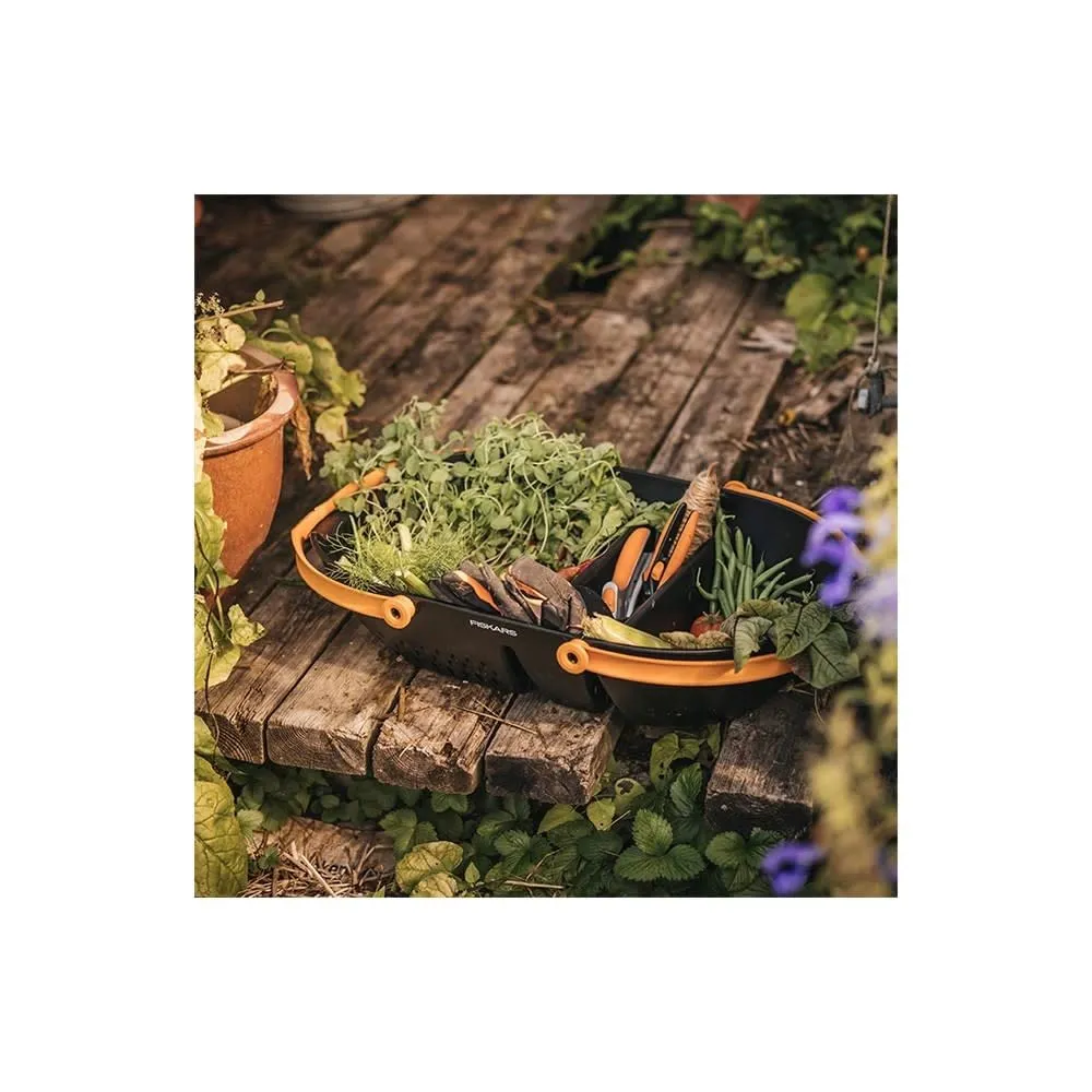 Fiskars Harvest Basket, Container for Gardening and Harvesting, Garden Tool with Ergonomic Handles and Collander
